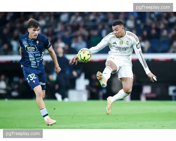 皇马左后卫卡雷拉斯37场2球2助 现代边卫模板但状态波动